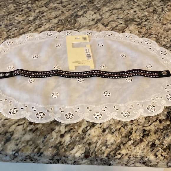 Wrap around bracelet NWT with studs. Black and purple - Picture 4 of 5